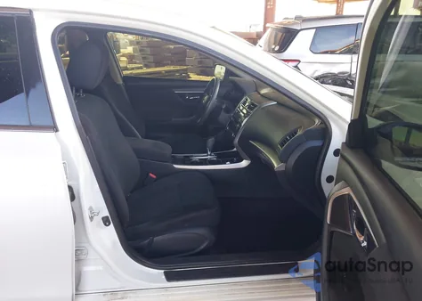 2014 Nissan Altima 2.5/2.5 S/2.5 Sl/2.5 Sv z USA, uszkodzony, nr VIN 1N4AL3AP3EN378323